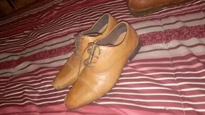 Zapatos de vestir marrones para hombre - miniatura 2
