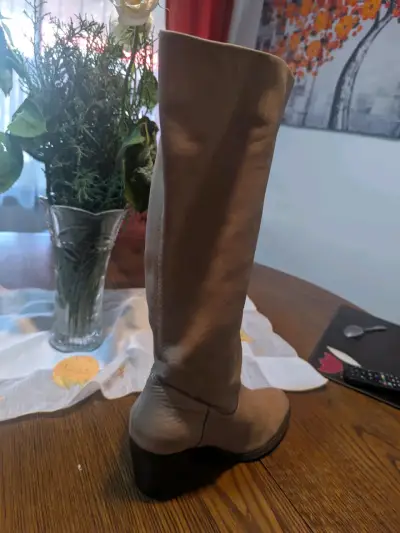 Botas de cuero beige con tacón alto - miniatura 3