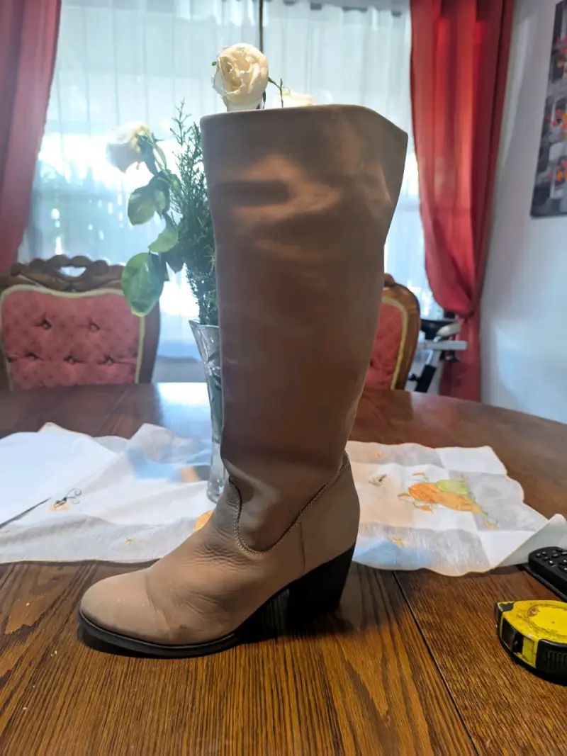 Botas de cuero beige con tacón alto - 4