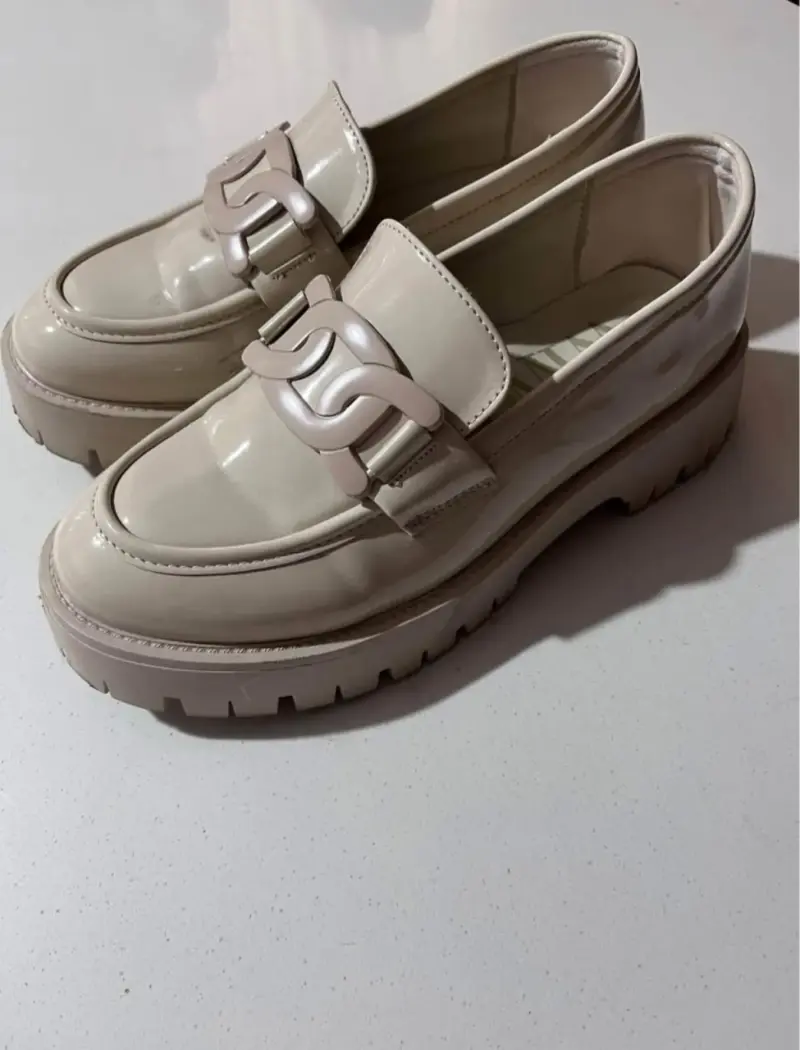 Mocasines beige con suela gruesa para mujer - 2