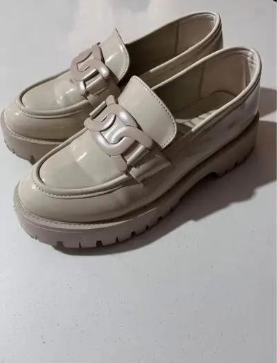 Mocasines beige con suela gruesa para mujer - miniatura 2