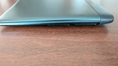 Laptop Alienware con teclado retroiluminado - miniatura 5