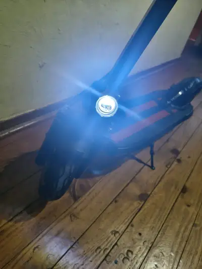 Scooter eléctrico plegable con luz LED - miniatura 2