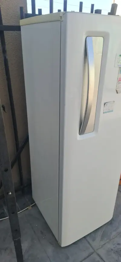 Refrigerador Electrolux blanco en buen estado - miniatura 3