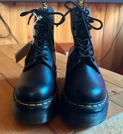 Dr. Martens con plataforma - talla 41 - miniatura 2