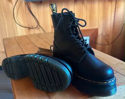 Dr. Martens con plataforma - talla 41 - miniatura 4