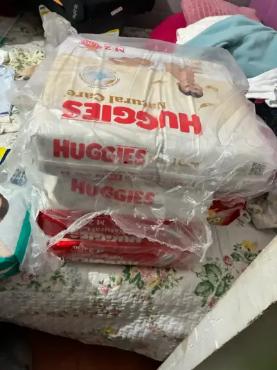 Pañales Huggies Natural Care y Pampers Comfort Sec Talla M - miniatura 1