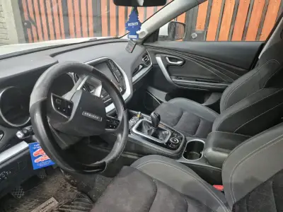 SUV Jetour X70 blanca en buen estado - miniatura 4