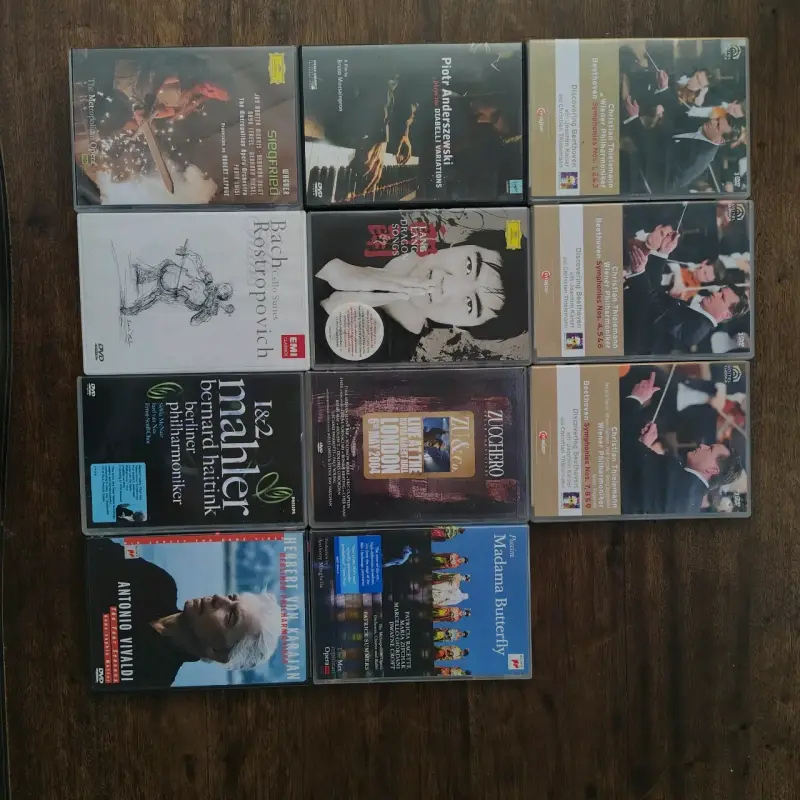 Colección de DVDs de música clásica y ópera