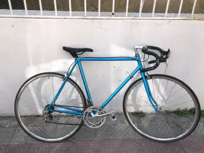 Bicicleta de Ruta Azul para reparar - miniatura 2