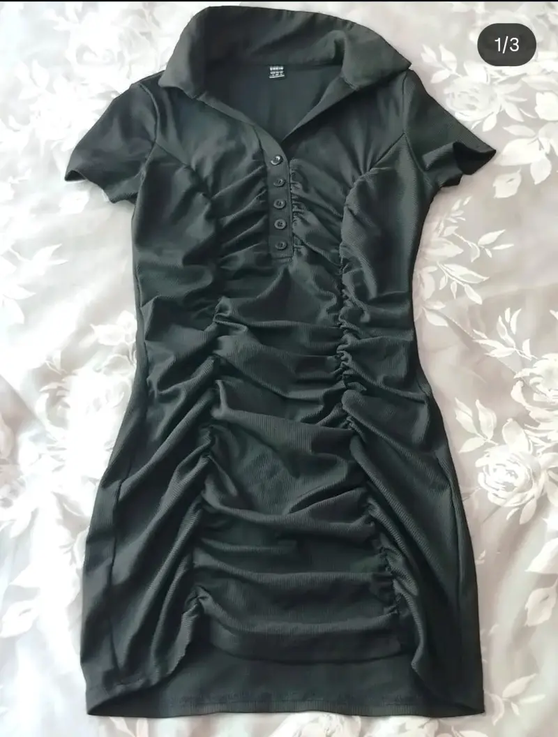 Vestido negro ajustado