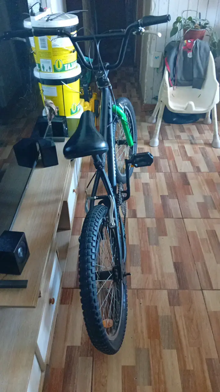 Bicicleta BMX negra y verde para niños - 4