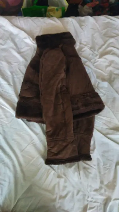 Chaqueta de invierno marrón con forro de piel - miniatura 2