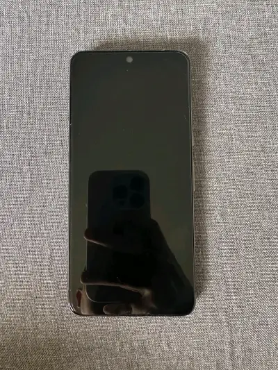 Smartphone Google Pixel con accesorios y cargador - miniatura 2