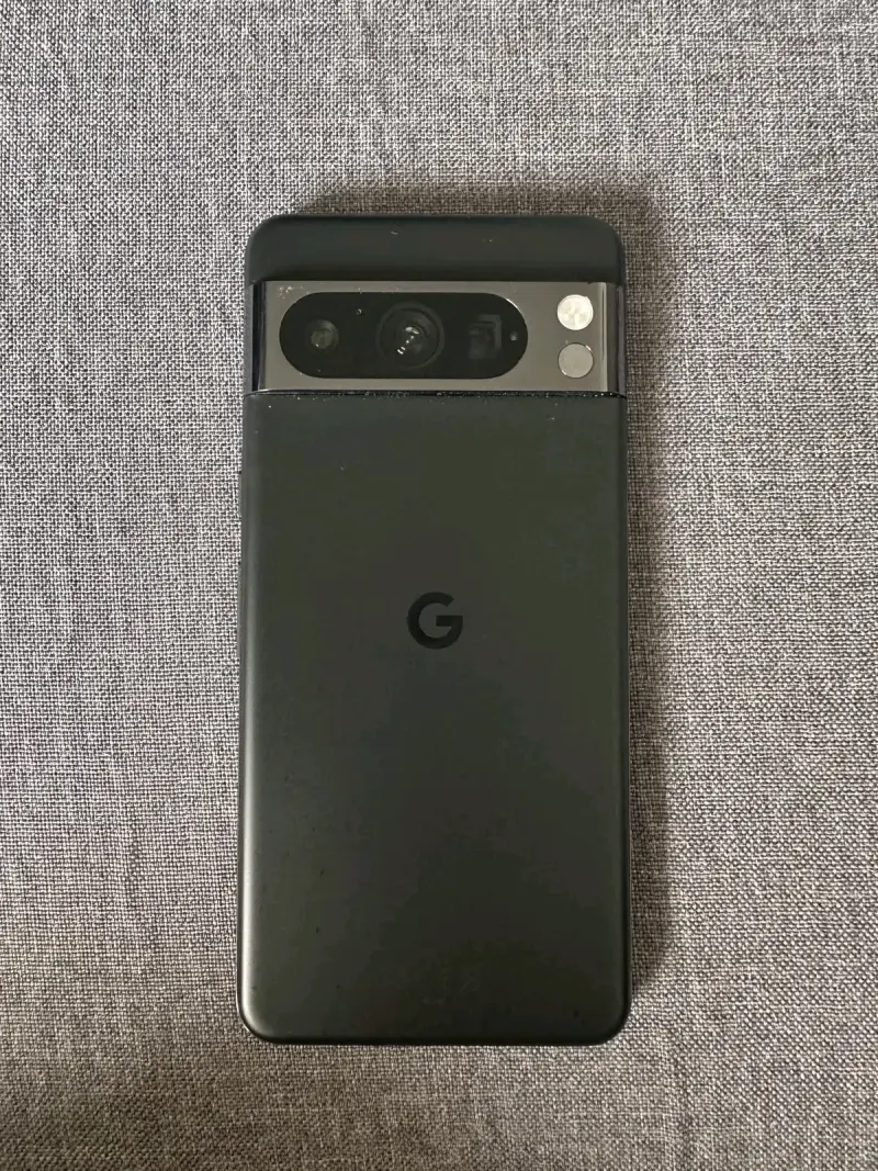 Smartphone Google Pixel con accesorios y cargador - 5