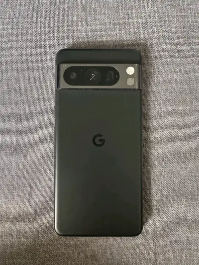 Smartphone Google Pixel con accesorios y cargador - miniatura 5