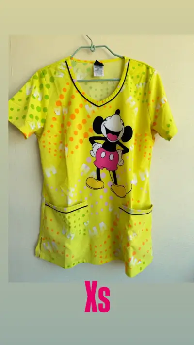 Polera clinica Amarilla con Estampado de Ratón - miniatura 1