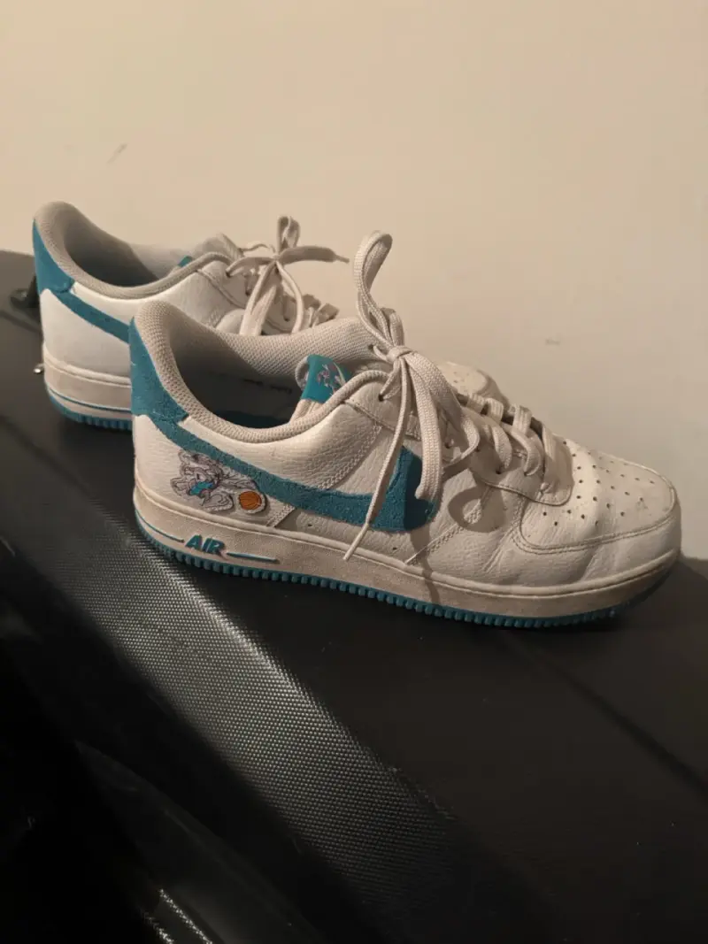 Zapatillas Nike Air Force 1 edición Looney Tunes - 1