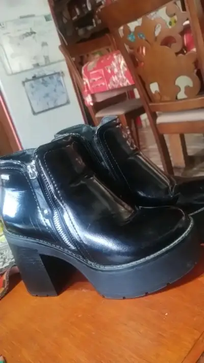 Botines de charol con plataforma - miniatura 1