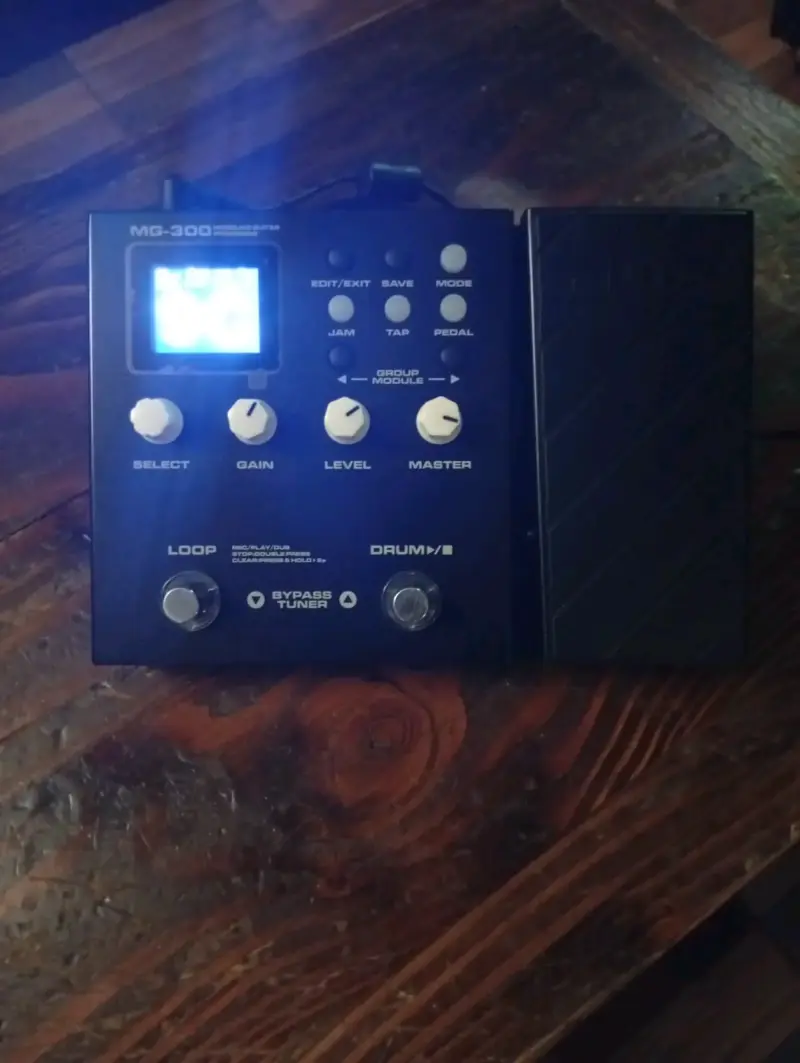 Pedalera de efectos para guitarra NUX MG-300 - 2
