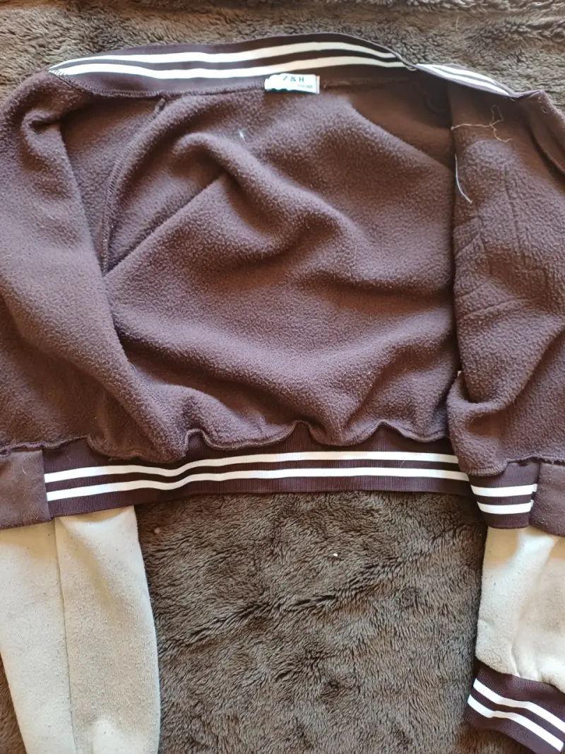 Chaqueta estilo varsity marrón con letra B - 2