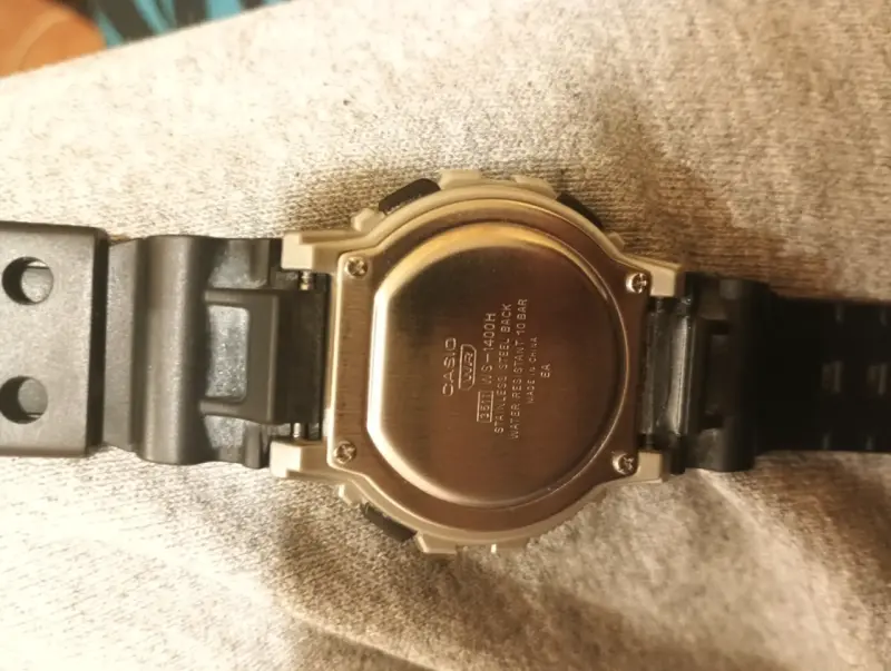 Reloj digital Casio resistente al agua - 3
