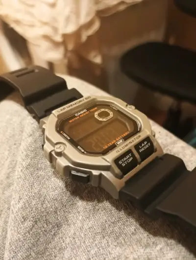Reloj digital Casio resistente al agua - miniatura 5