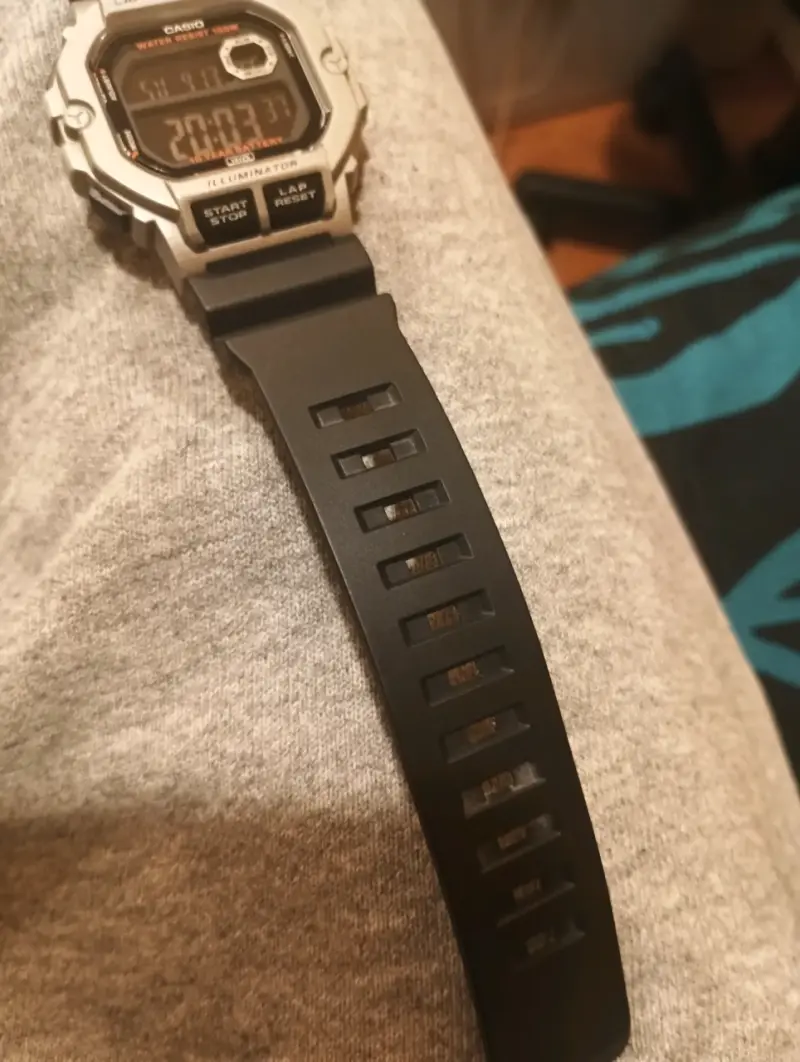 Reloj digital Casio resistente al agua - 6