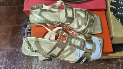 Sandalias doradas de cuero Giani Da firenze - miniatura 1