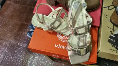 Sandalias doradas de cuero Giani Da firenze - miniatura 3
