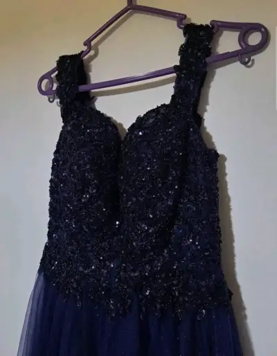 Vestido de fiesta largo azul con lentejuelas - miniatura 1