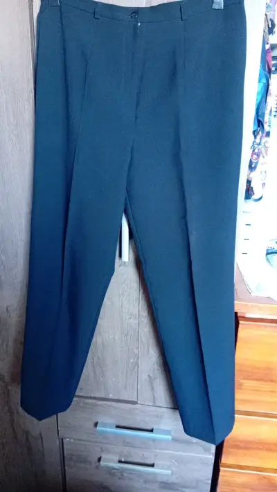 Pantalón de vestir negro para mujer - miniatura 6