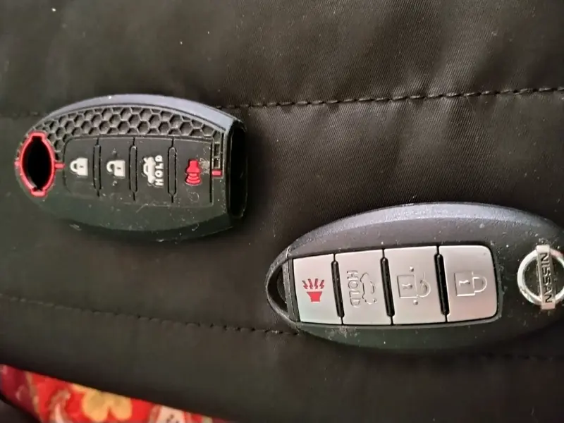 Llave inteligente para auto Nissan con control remoto - 2