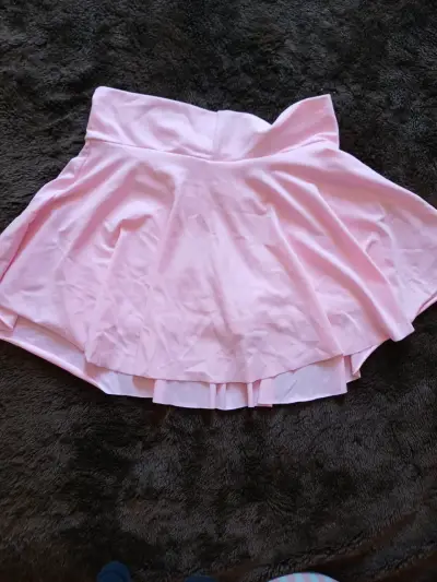 Falda corta rosa para mujer - miniatura 1