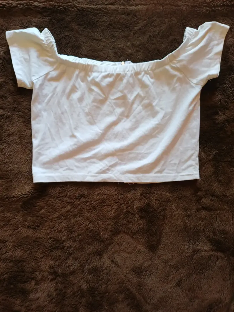 Top blanco con cierre frontal - 2