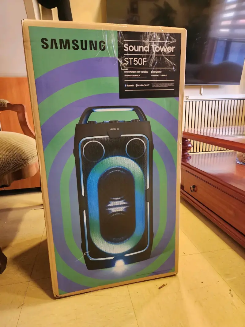 Parlante Samsung Sound Tower ST50F con luces LED - 3