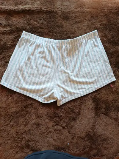 Shorts de dormir a rayas con corazones - miniatura 2