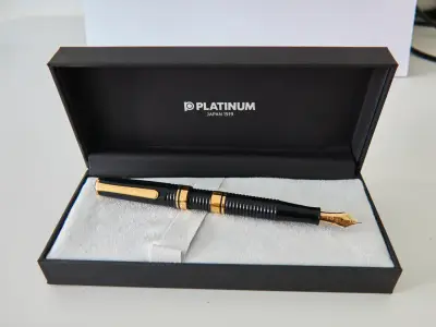 Pluma estilográfica Platinum #3776 Black Gathered - miniatura 3