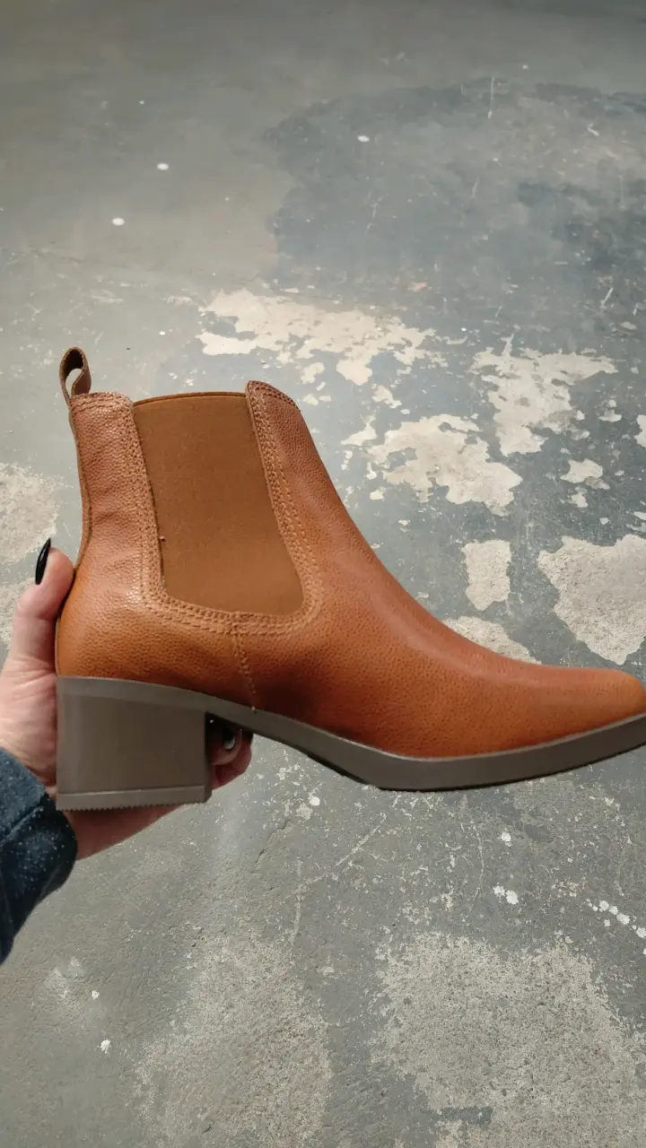 Botines de cuero marrón con tacón bajo - 4