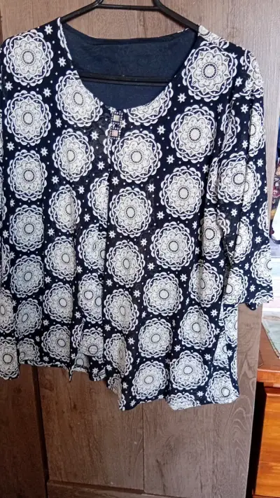 Blusa estampada de manga larga azul y blanca - miniatura 2