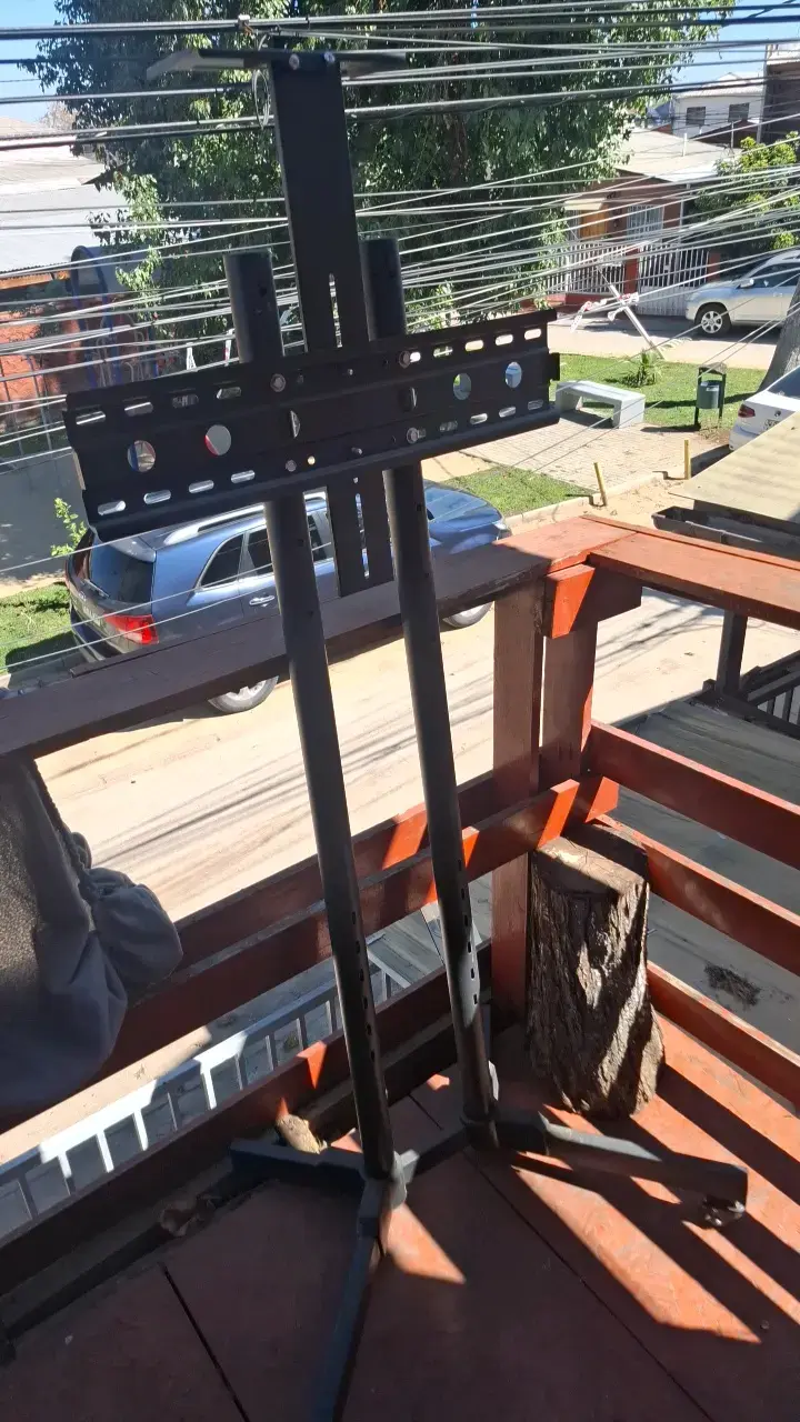 Soporte de TV ajustable para piso - 3