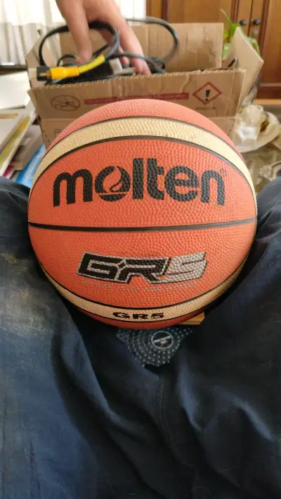 Balón de baloncesto Molten GR5 - miniatura 1