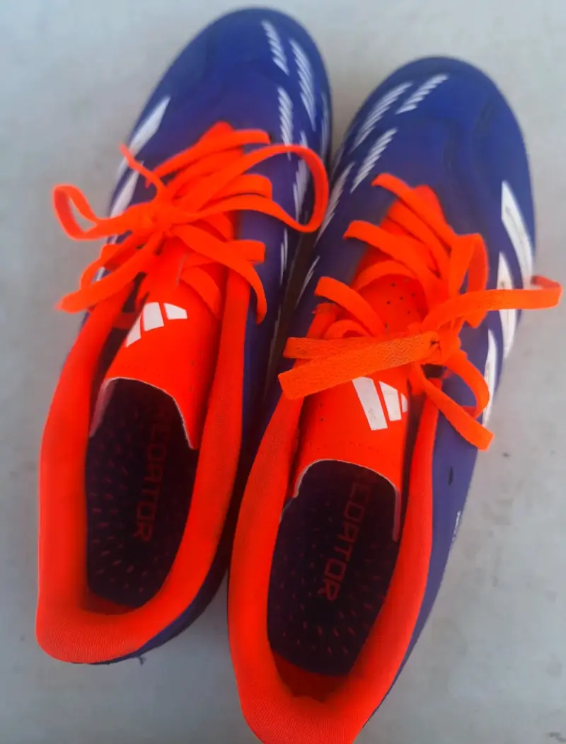 Zapatillas de fútbol Adidas Predator azul y naranja - 1