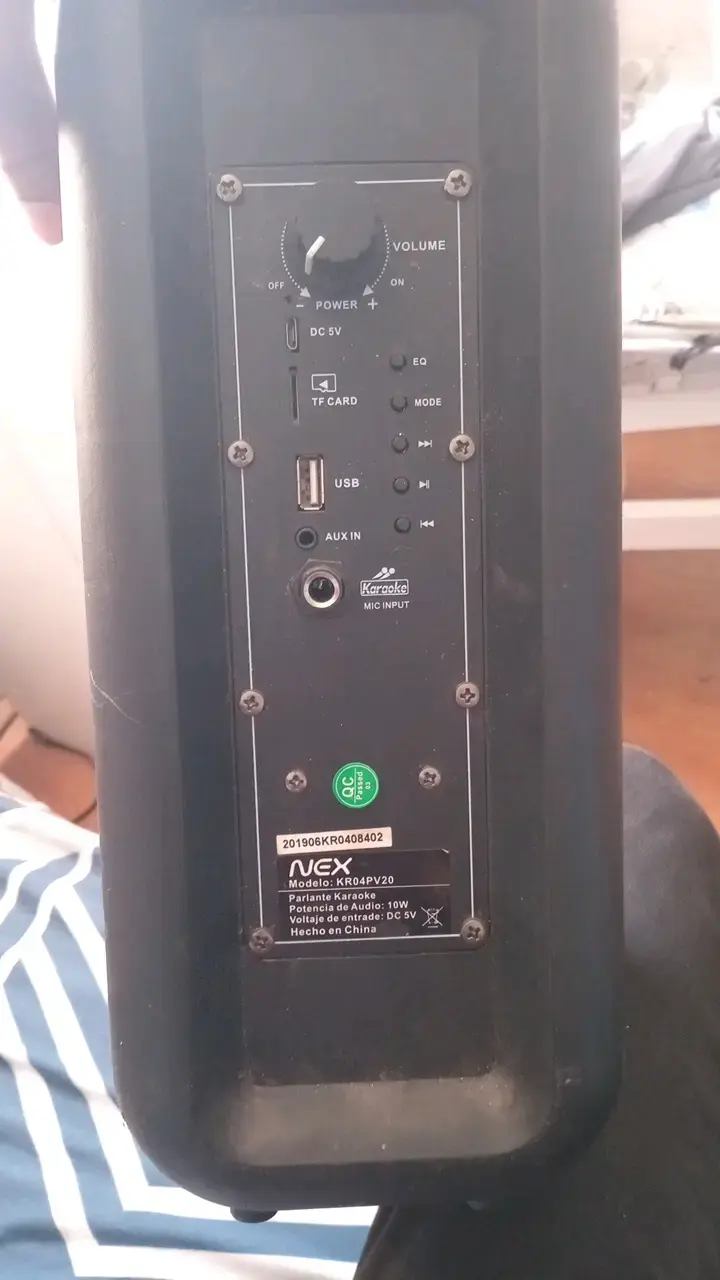 Parlante portátil Nex con entrada USB y AUX - 4