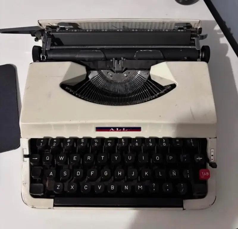 Máquina de escribir portátil ALL vintage - 1