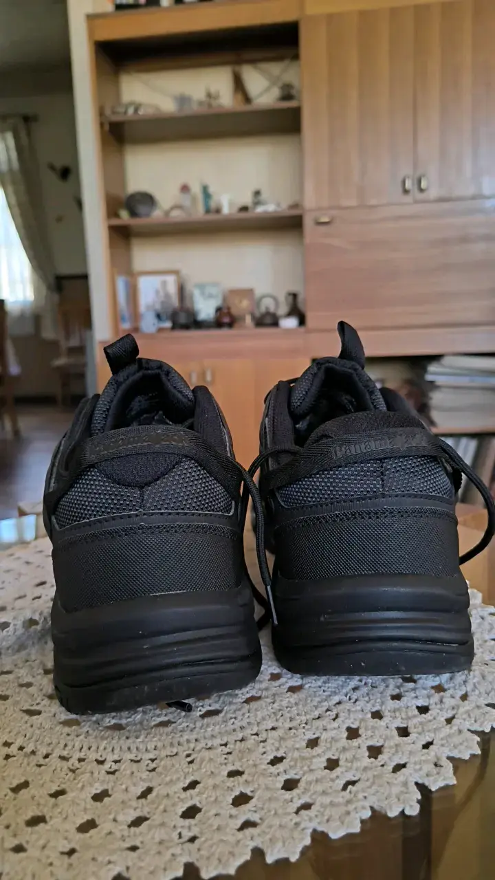 Zapatillas negras de trekking impermeables - 3
