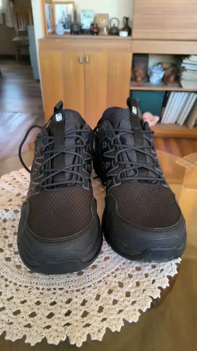 Zapatillas negras de trekking impermeables - miniatura 4
