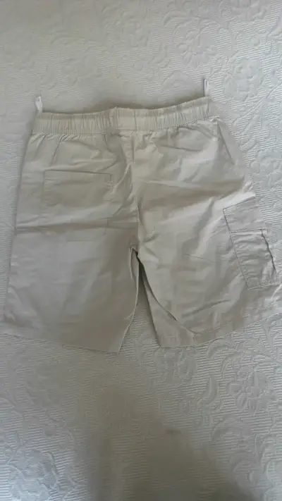 Shorts cargo beige para niño - miniatura 3