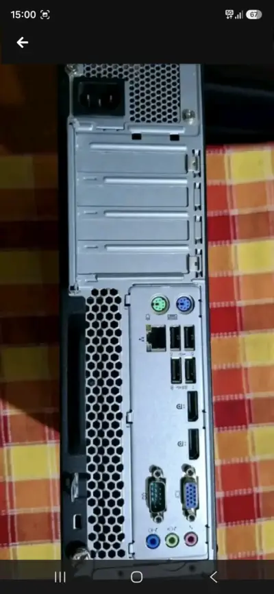 Computador Lenovo ThinkCentre compacto - miniatura 1
