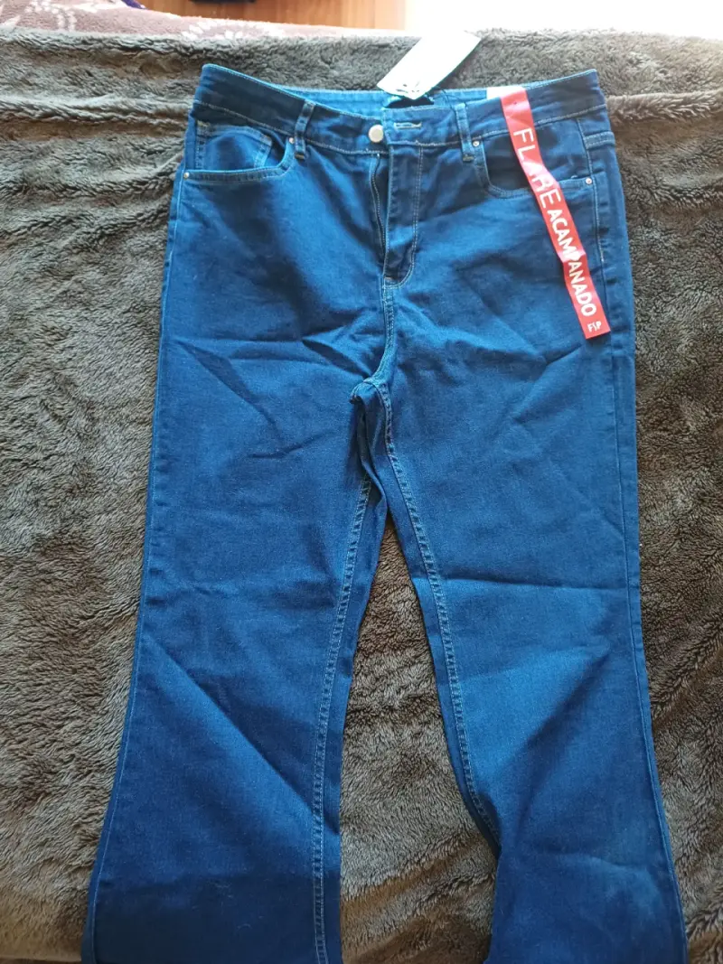 Jeans flare azul para mujer